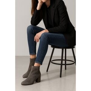 Vince Gray Suede Ankle Boots Women’s Size 9M EUR 39 Block Heel Zip Booties